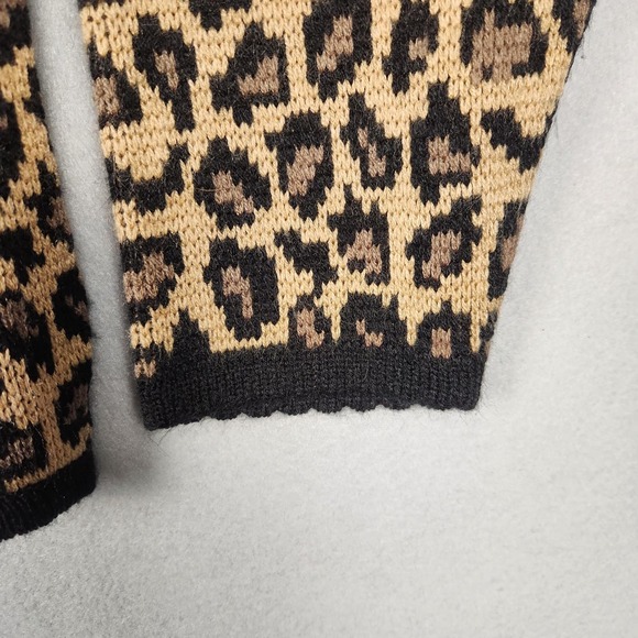 Vintage Tally-Ho Sweater Womens Large Leopard Print Cardigan Button Front 90s - Picture 6 of 11